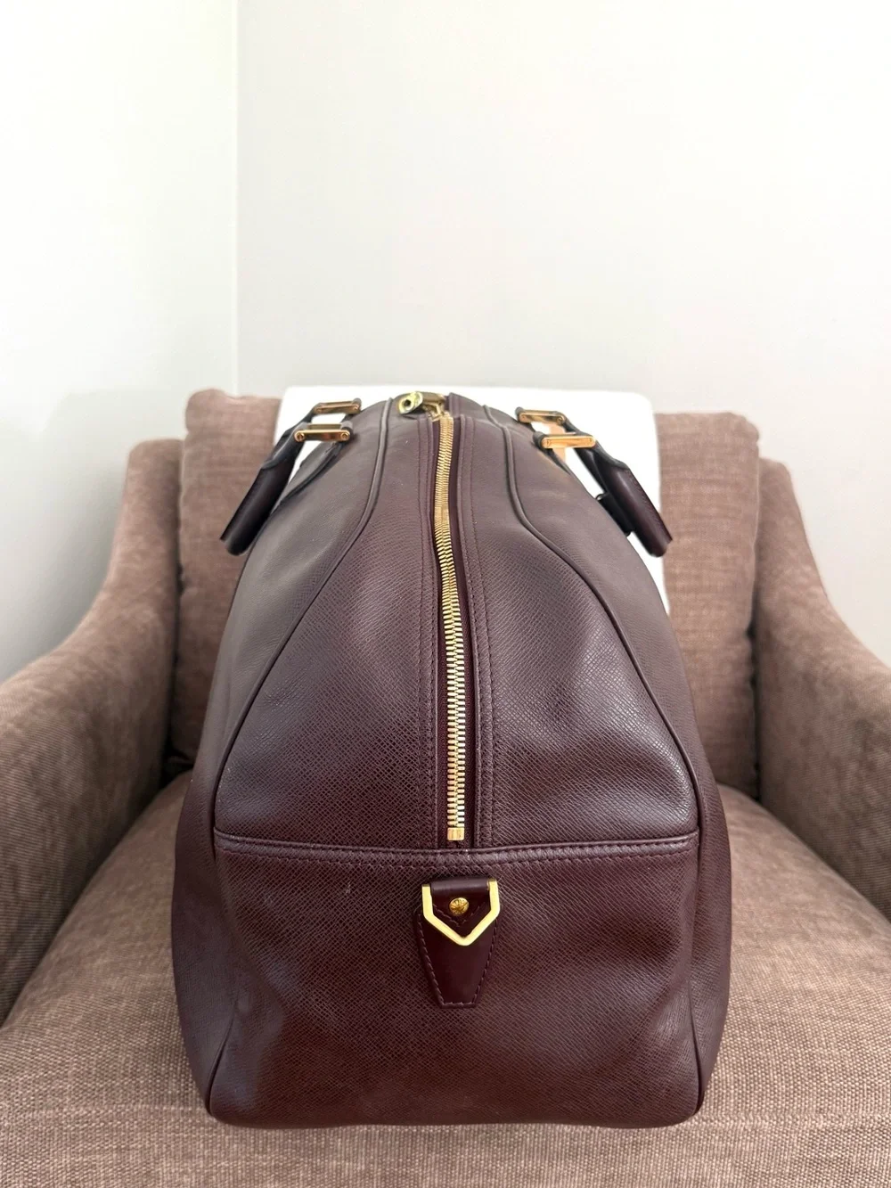 Authentic Louis Vuitton taiga burgundy leather Kandall unisex travel bag LV